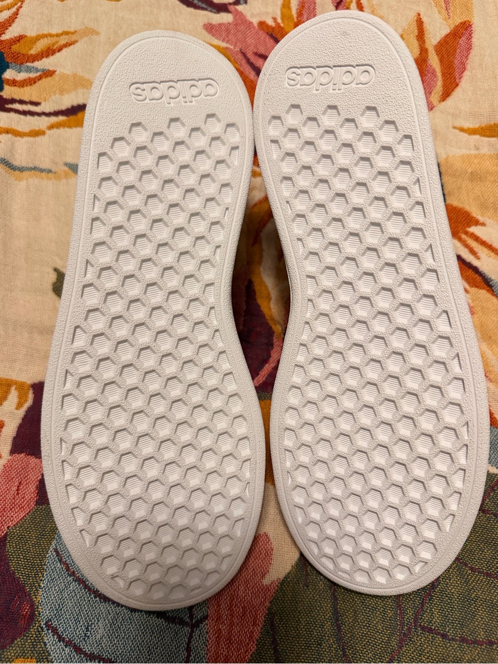 New Without Box Addidas Big Kids White Sneakers with holograph stripes Size 4.5 - Picture 6 of 6